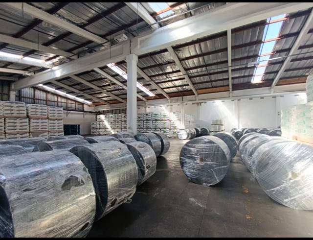1,639M² WAREHOUSE TO LET IN NEW GERMANY